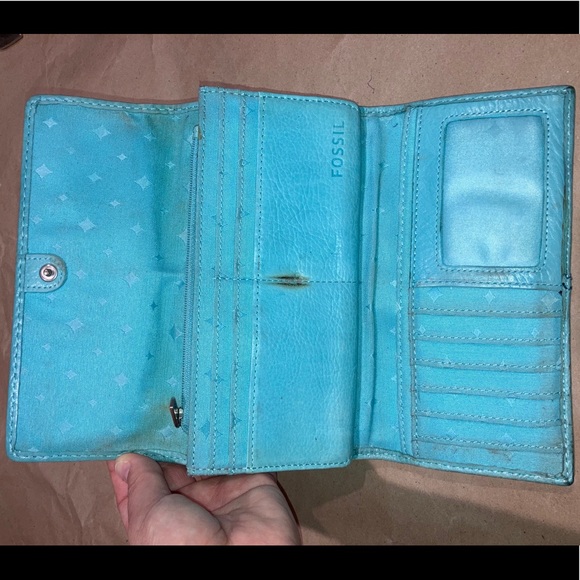 Clearance 🛍 Light blue fossil wallet. - Picture 3 of 6